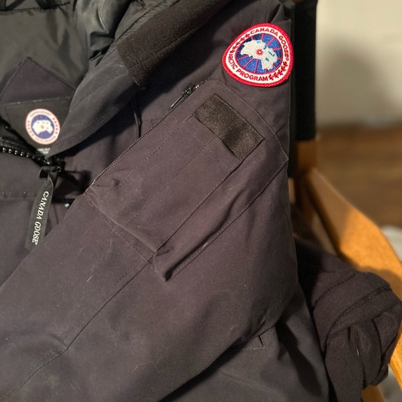Canada Goose bomber, size large(cut small). Fur trim removed. - Picture 3 of 3
